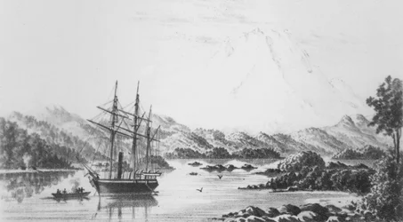 Mont Burney depuis les îles Otter